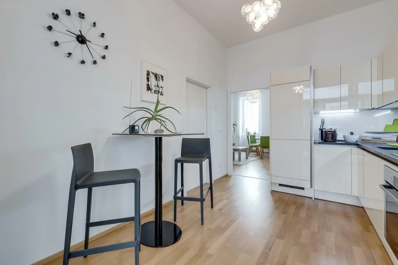 Modern Vienna Apartment 0*,